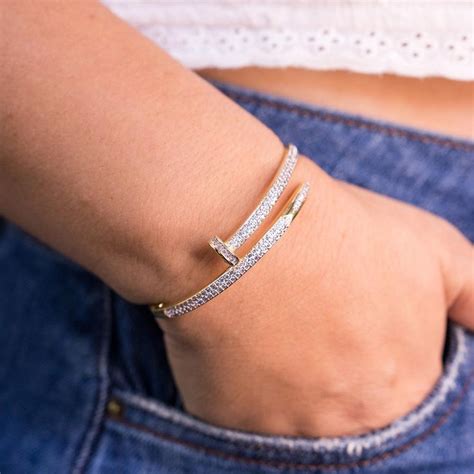 Bracelete Dourado Prego Cravejado Sofie Claret Acess Rios Semijoias