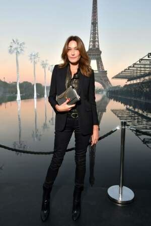 VOICI Charlotte Gainsbourg frôle laccident de culotte Catherine