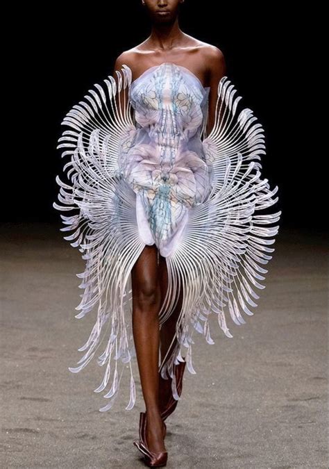 Pin By Loretta De Groot On Catwalk In 2024 Iris Van Herpen Weird