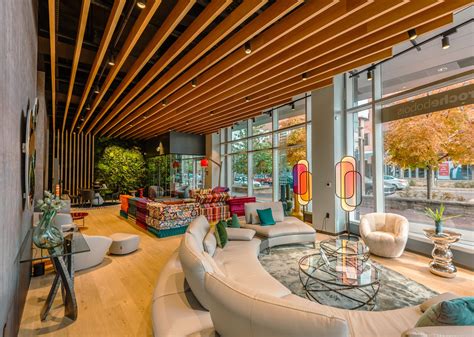 Retail Renovations Denver at Roche Bobois in Cherry Creek | Mountain