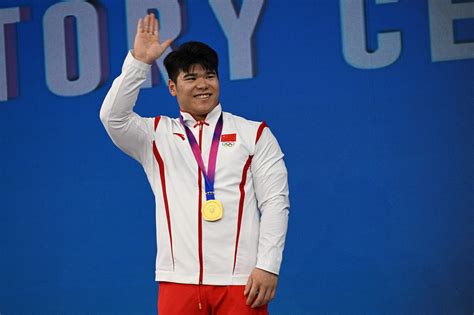 Chinas Liu Beats Olympic Weightlifting Champion In Sensational Finish