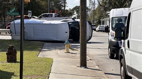 37th Street Connector Reopens After Delivery Van Rollover Crash Wsav Tv