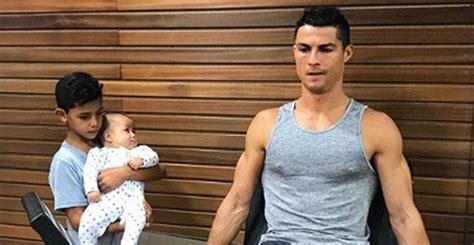 Pai Tenho Fome Filho De Cristiano Ronaldo Vira Meme Nas Redes