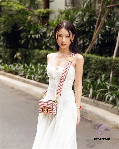 Nh Amee Bikini Sexy Khi N Ng I Xem H H C M M Nh G I Xinh