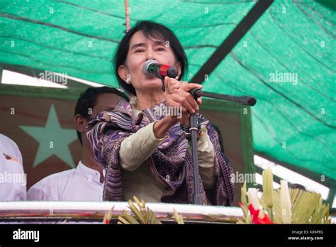 Portrait Aung San Suu Kyi Giving A Speech During Electoral Campaign The
