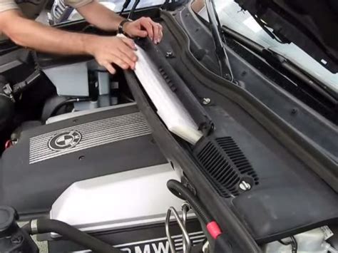 Замена салонного фильтра в автомобилях BMW