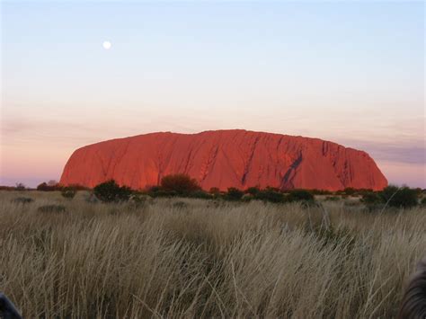 uluru ayers rock  sunset uluru kata tjuta national pa flickr
