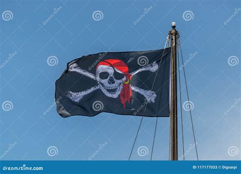 Pirate Flag En a Sail Boat Mast Stock Image - Image of caribbean, cross ...