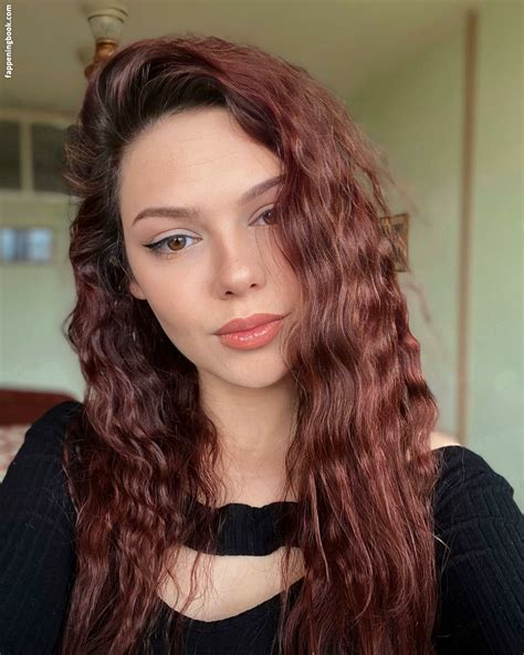 Foxylauragirl Nude OnlyFans Leaks Fappening FappeningBook