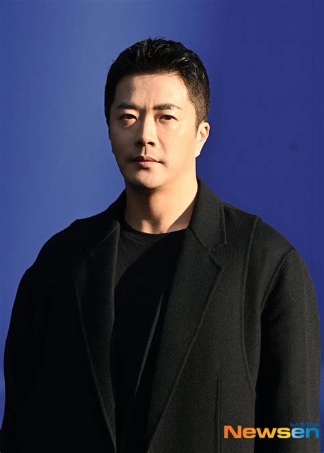 俳優クォン・サンウはオールブラックファッションでシックさを演出♪︎ 私の隣にはいつも Kwon Sang Woo