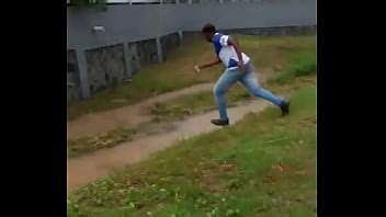 ELA TODA MOLHADINHA E O NEGÃO CAINDO DE BOCÃO DESESPERADO XVIDEOS