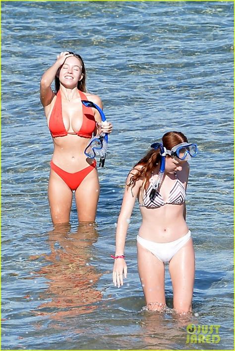 Sydney Sweeney Rocks Red Bikini While Snorkeling In Hawaii Photo Bikini Photos