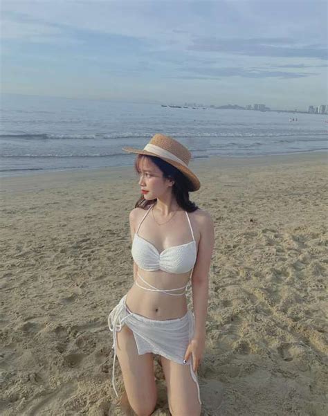 Tuyển tập 86 ảnh Tiktoker Linh Tít bikini sexy đẹp nhất