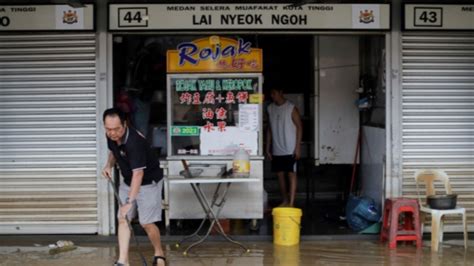 5 Killed Over 40000 Displaced In Malaysian Floods Shine News