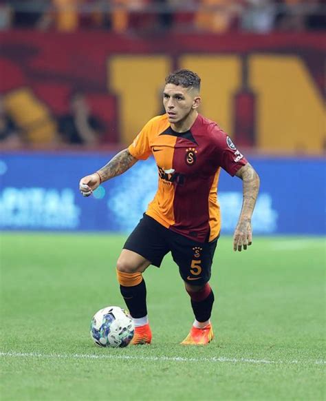 Te Galatasaray N Torreira I In Istedi I Bonservis Sporx Galeri