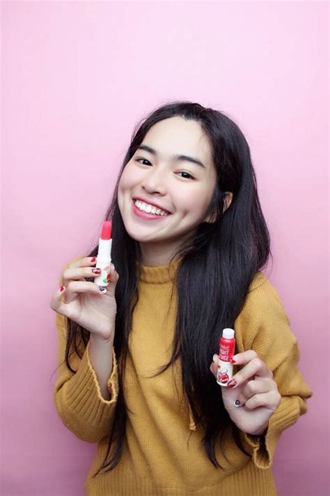 Ngắm dàn hot girl X cực xinh ngọt ngào đua nhau khoe son môi nước ép trái cây