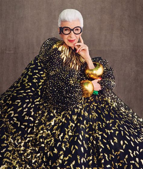 Iris Apfel Eye Catcher With A Kaleidoscopic Wardrobe Dies At 102