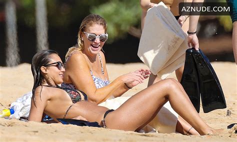 Jessica Alba Sexy Wearing A Bikini In Hawaii AZNude