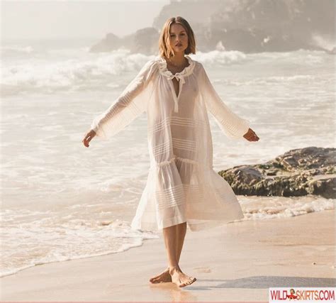 Isabelle Cornish Isabellecornish Nude Instagram Leaked Photo