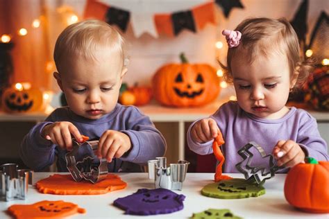 20+ Spookiest Halloween Activity Ideas For Toddlers & Preschoolers ...