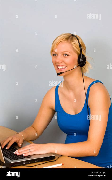 Blonde secretary Fotos und Bildmaterial in hoher Auflösung Alamy