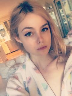 ELLE FANNING NUDE LEAKED PHOTOS