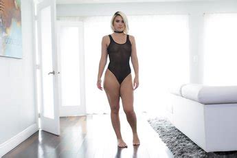 Curvy Blonde Girl Rharri Rhound Taking Some Rough Hardcore Banging Photos