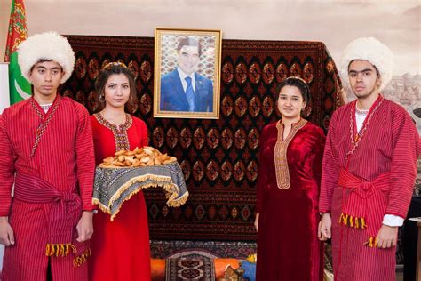 Национальная одежда Туркменов (76 фото)