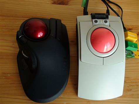 Elecom HUGE Trackball