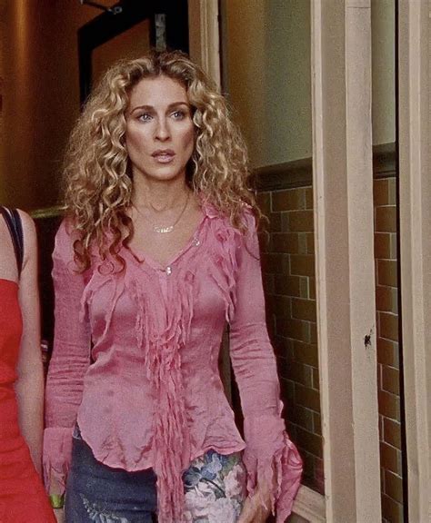Sex And The City Carrie Bradshaw S Memorable Fashion Moments Artofit