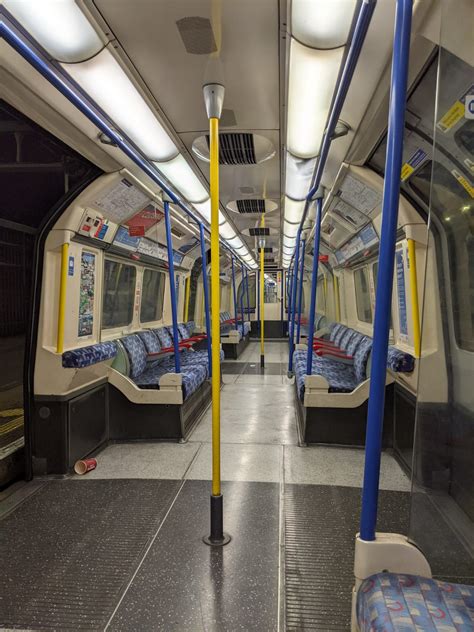 London Tube Piccadilly line delays are affecting your travel 8