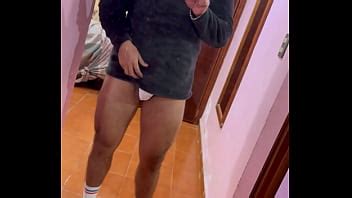 Algo no está bien aquí ya crecí y no me quedan mis trusas haha XVIDEOS