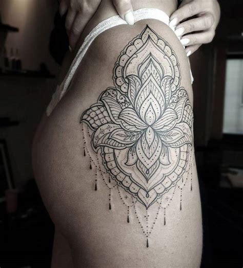 51 Sexy Thigh Tattoos For Women Cute Designs And Ideas 2021 Guide