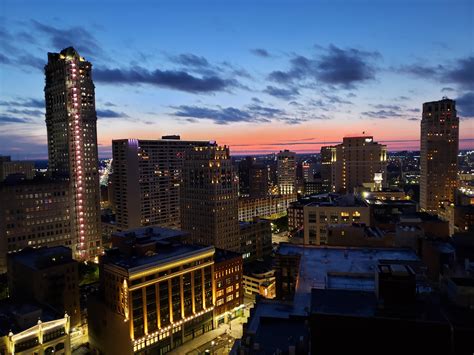 Stunning night in Detroit! : r/Detroit