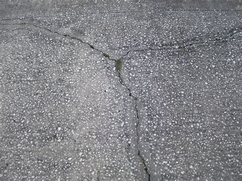 picture concrete cracked