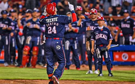 Partido Inaugural De Guilas En El Nido En Mexicali De La Temporada