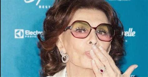 Sophia Loren de 89 años fue operada con éxito de una fractura de cadera