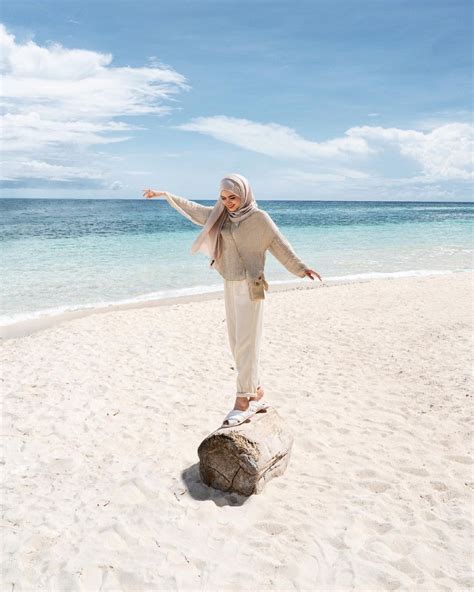 10 Outfit Ke Pantai Yang Modis Untuk Hijabers