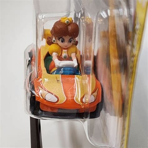 NEW Mattel GRN14 Hot Wheels 1 64 Mario Kart PRINCESS DAISY Wild Wing