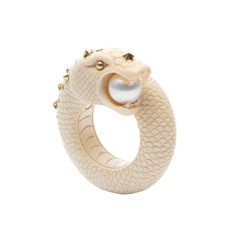 Кость к кости | Vogue Russia