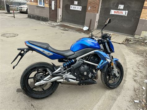 Купить б у Kawasaki ER 6N инжектор 6 передач в Москве синий naked bike 2009 года по цене 375