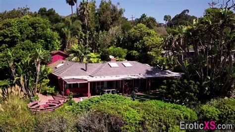 Swinging Couple Fuck Others In Love Shack