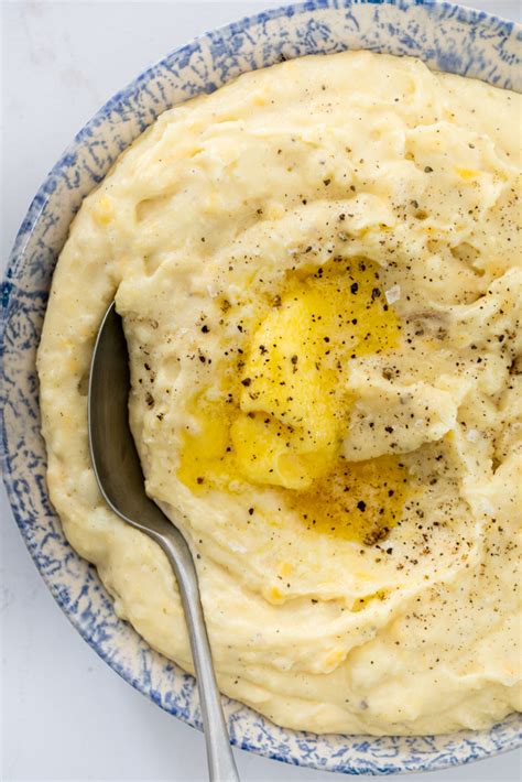 Sour cream cheddar mashed potatoes - Simply Delicious