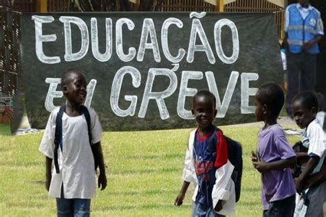 Professores Angolanos Suspendem Greve Sem Entendimento E Podem Voltar A