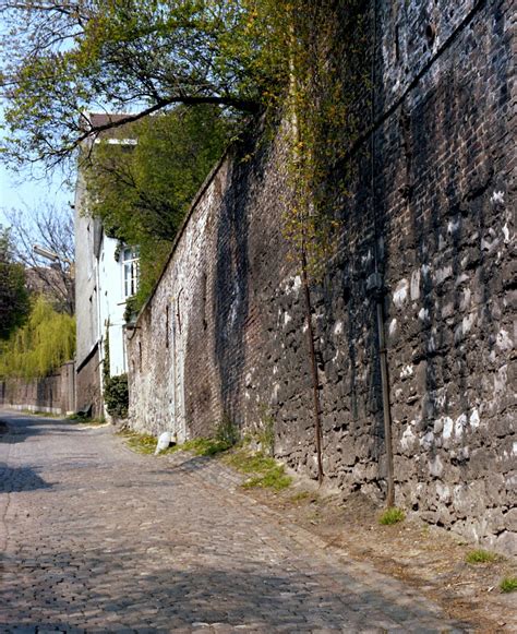 La Ville De Liege Et Ses Quartiers Liege Promenade Rue Naimette