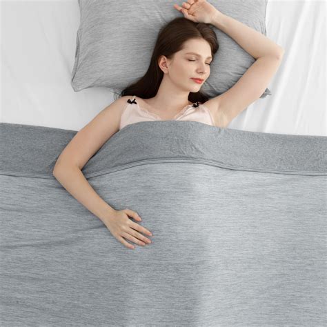 Best Cooling Blanket 2024 For Hot Sleepers Comfortable Nights