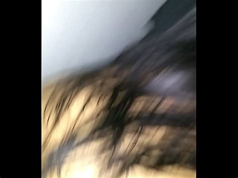 Comiendo A La Chica Caliente En Las Escaleras Del Edificio XVIDEOS