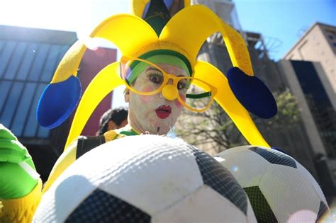 Fotos Qual é a melhor fantasia da Parada Gay de São Paulo 2014 Vote 04 05 2014 UOL Notícias