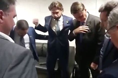 V Deo Bolsonaro Faz Ora O Antes De Entrar Ao Vivo No Jn