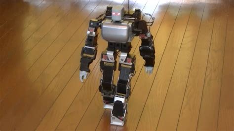 人間のような自然な歩き方をするロボットbiped Robot Walks Just Like A Human Being Youtube